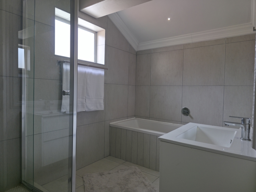 5 Bedroom Property for Sale in Ferreira Town Eastern Cape